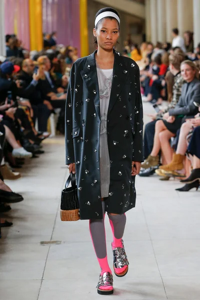 Look 48